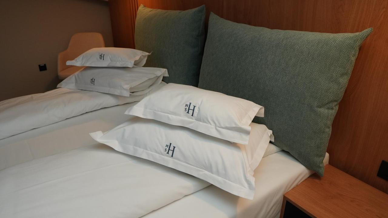 Hotel Sorin Mihai Cristian  Exteriör bild