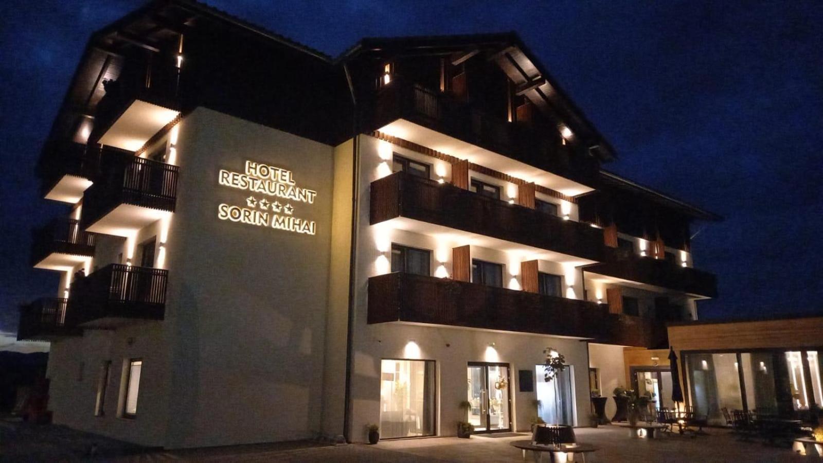 Hotel Sorin Mihai Cristian  Exteriör bild